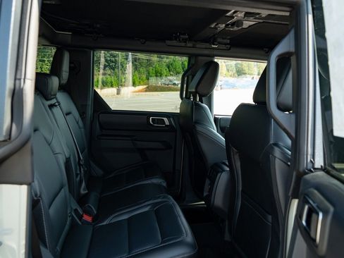 New 2025 Ford Bronco Outer Banks w/ Sasquatch Package image 20