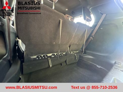 Used 2023 Chrysler Pacifica Limited w/ S Appearance Package FWD image 34