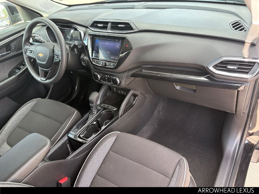 Used 2021 Chevrolet TrailBlazer LT w/ Convenience Package FWD image 11