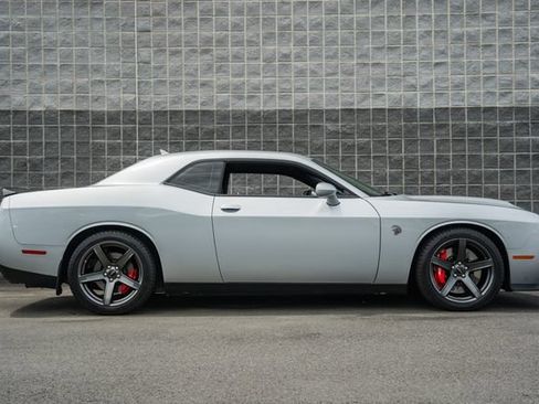 Used 2022 Dodge Challenger SRT Hellcat RWD image 4