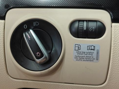 Used 2013 Volkswagen Jetta TDI FWD image 10