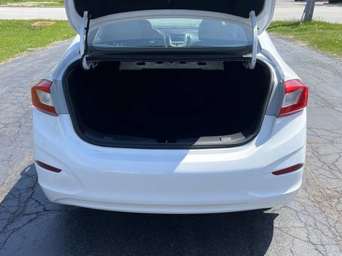 Used 2017 Chevrolet Cruze LS image 28