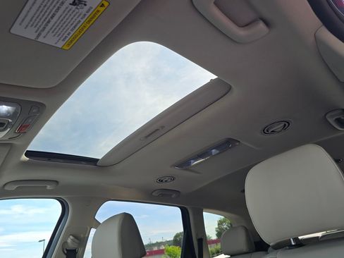 Used 2024 Kia Telluride S w/ S Sunroof Package FWD image 15