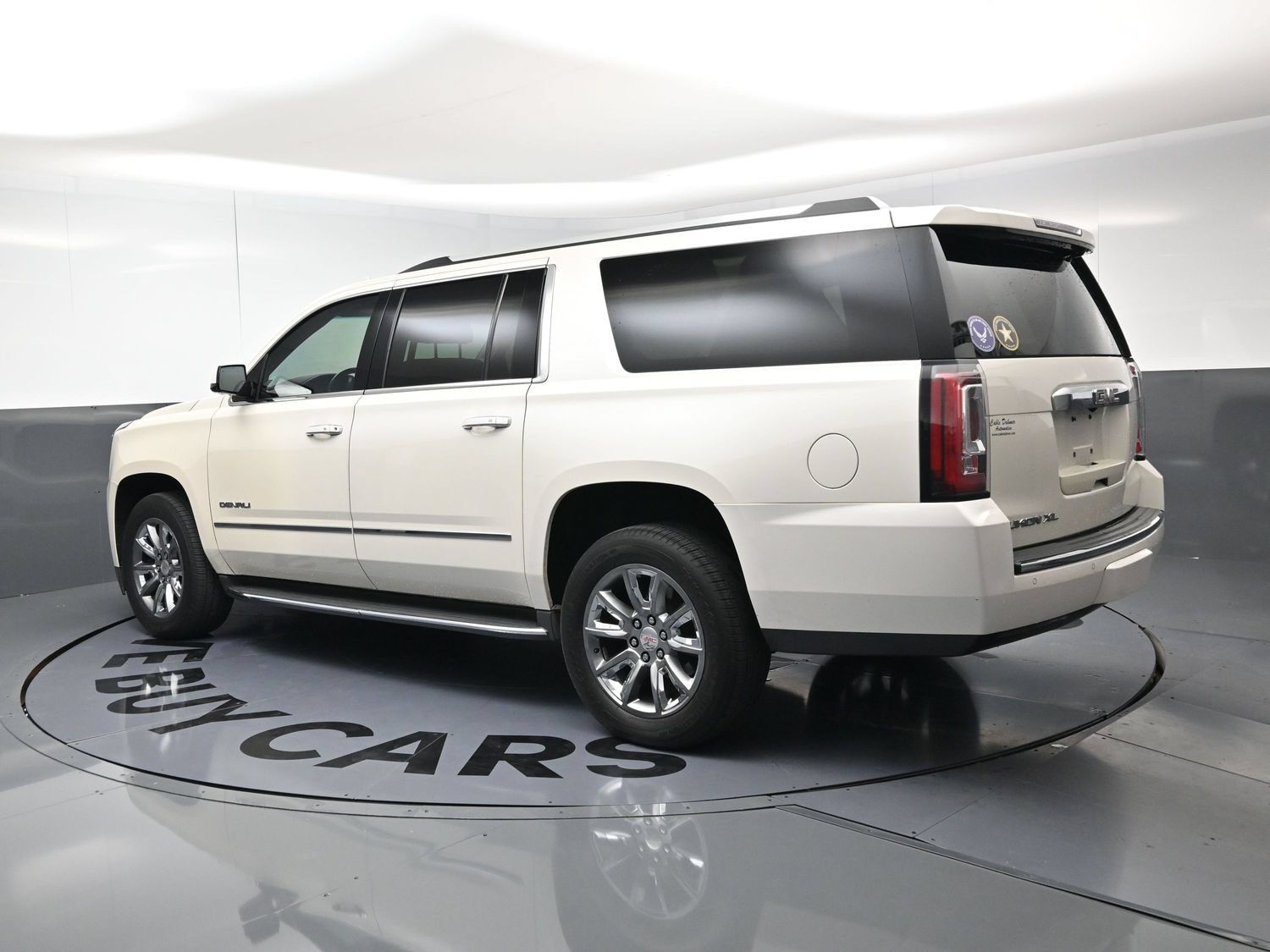 Used 2015 GMC Yukon XL Denali w/ Open Road Package AWD/4WD image 19