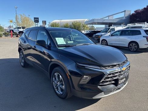 Used 2025 Chevrolet Blazer LT w/ Convenience Package AWD/4WD image 4