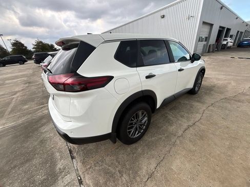 Used 2026 Nissan Rogue S FWD image 4