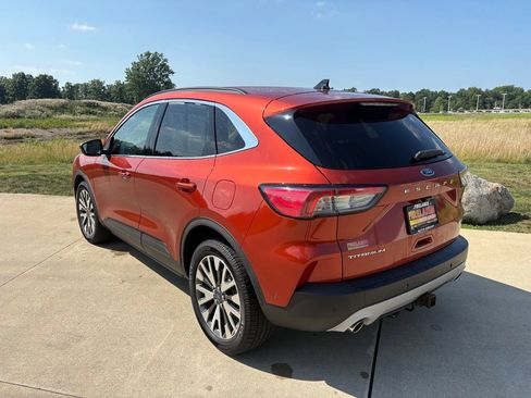 Used 2020 Ford Escape Titanium AWD/4WD image 7