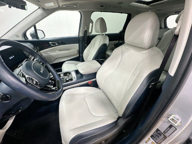 Certified 2025 Kia Carnival SX Prestige FWD image 21