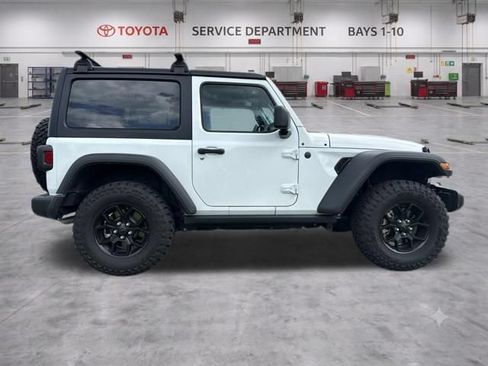 Used 2025 Jeep Wrangler Sport AWD/4WD image 9