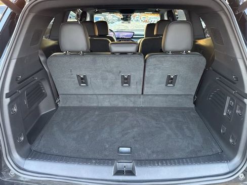 Used 2025 Buick Enclave Avenir w/ Super Cruise Package image 22