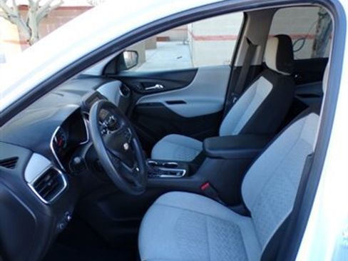 Used 2022 Chevrolet Equinox LS w/ LS Convenience Package image 16