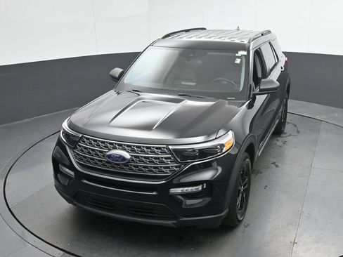 Used 2023 Ford Explorer XLT w/ Equipment Group 202A AWD/4WD image 35