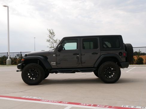 Used 2021 Jeep Wrangler Unlimited Sport AWD/4WD image 6