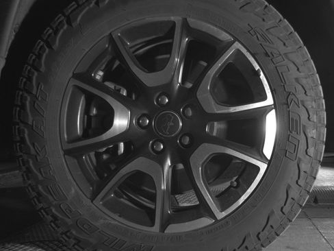 Used 2025 Jeep Compass Trailhawk AWD/4WD image 14