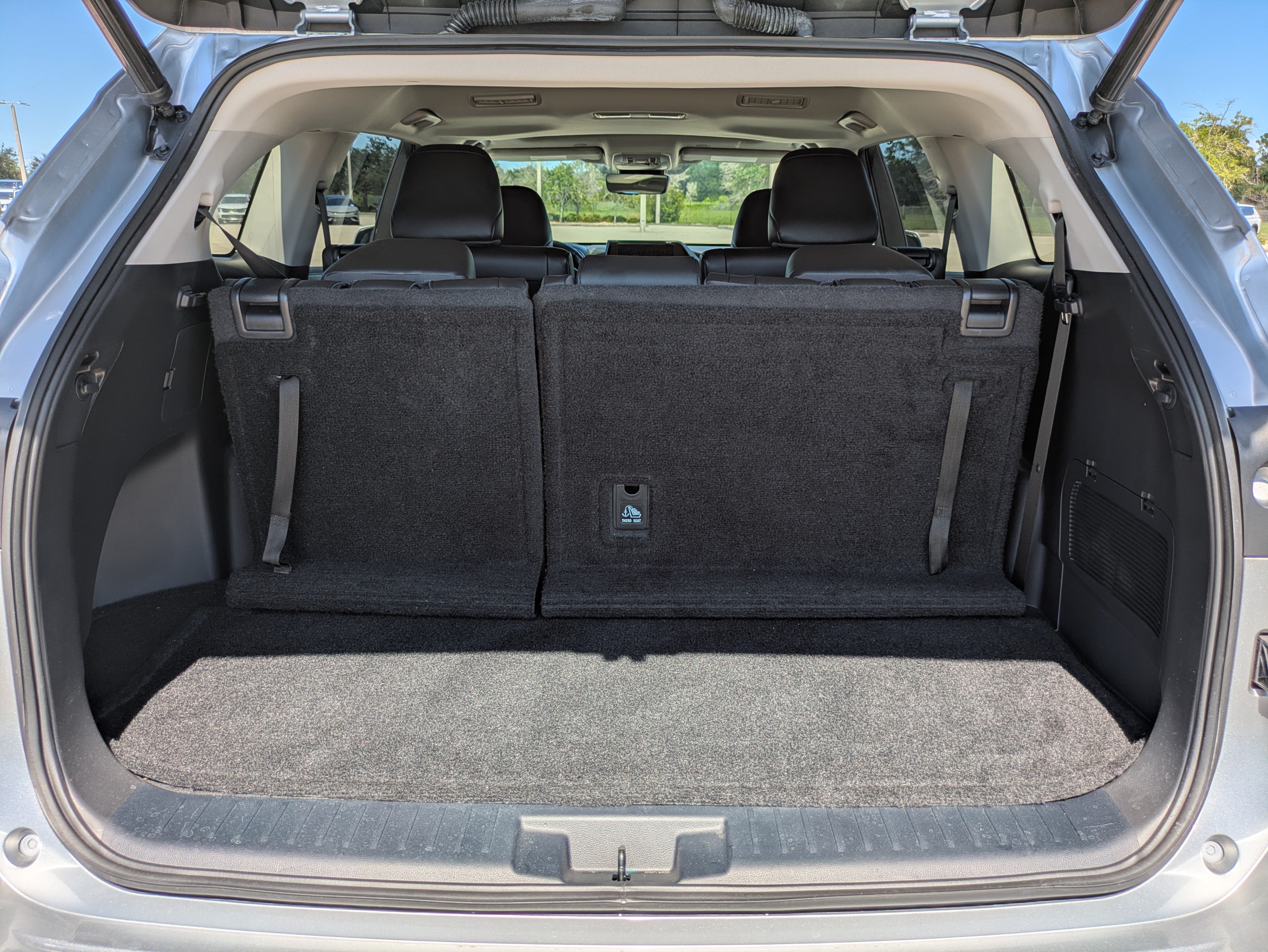 Used 2023 Toyota Highlander XLE FWD image 13