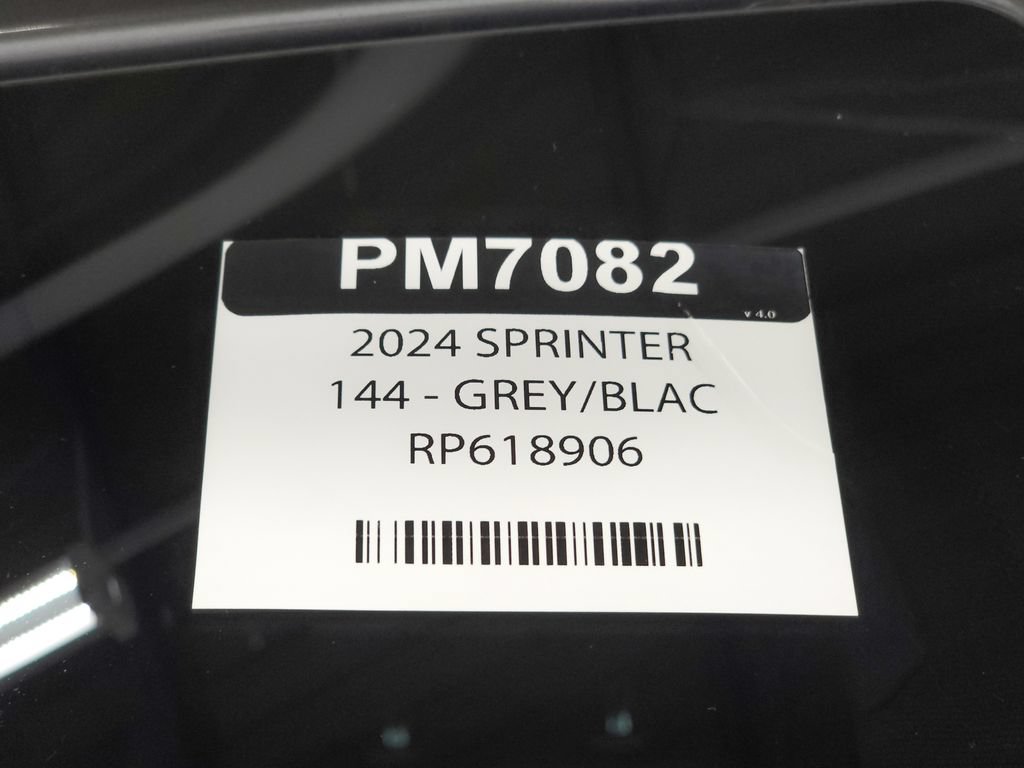 Used 2024 Mercedes-Benz Sprinter 2500 image 37