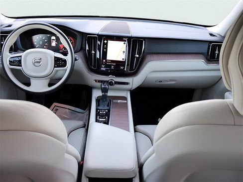 Used 2020 Volvo XC60 T5 Inscription image 15