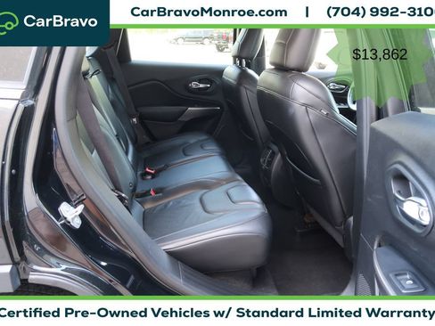 Used 2019 Jeep Cherokee Limited AWD/4WD image 35