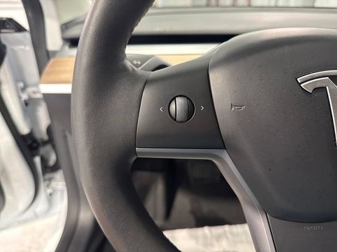 Used 2023 Tesla Model 3 Standard Range RWD image 3