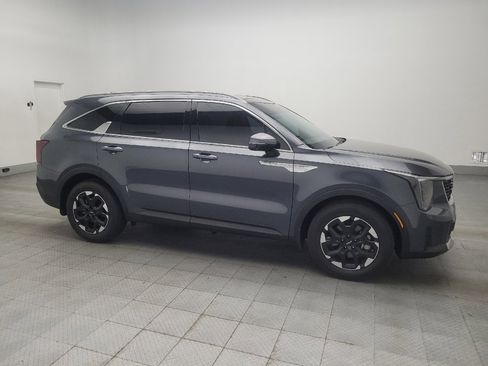 Used 2024 Kia Sorento S w/ Panoramic Sunroof Package image 11
