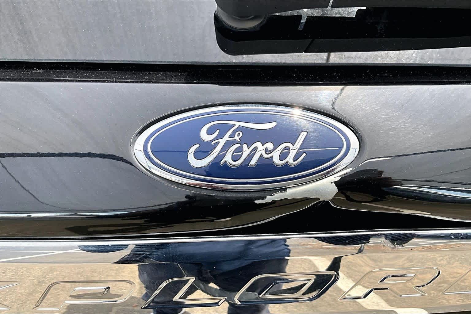 Used 2021 Ford Explorer Limited w/ Equipment Group 301A RWD image 31