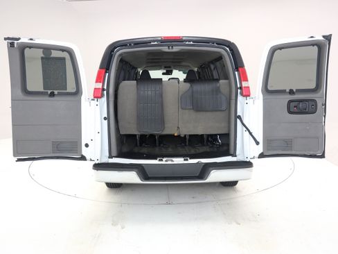 Used 2019 Chevrolet Express 3500 LT w/ LT Preferred Equipment Group RWD image 10