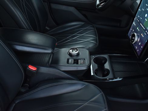 Used 2022 Ford Mustang Mach-E Select image 29