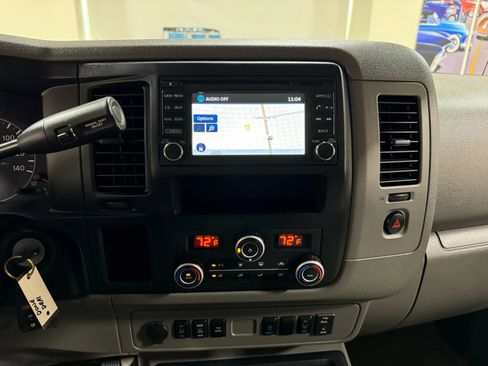 Used 2018 Nissan NV 3500 SL image 41