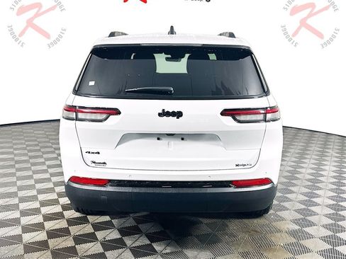 New 2025 Jeep Grand Cherokee L Altitude image 7