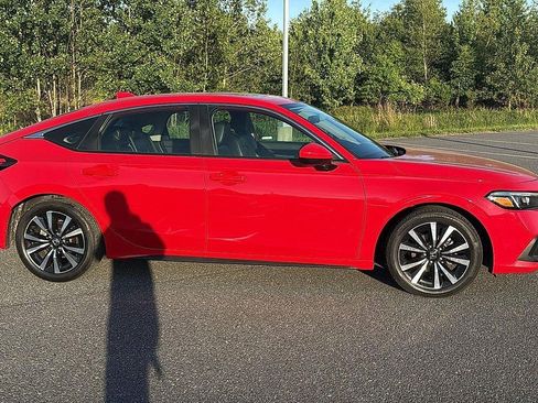 Used 2023 Honda Civic EX-L image 3