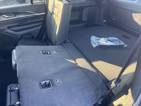 New 2026 Jeep Grand Cherokee Altitude AWD/4WD image 37