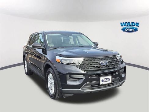 Used 2024 Ford Explorer 2WD image 3