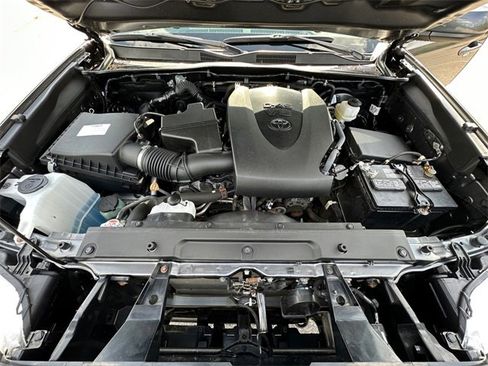 Used 2021 Toyota Tacoma SR image 30