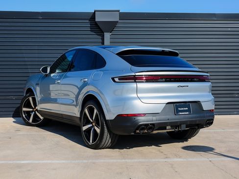 New 2025 Porsche Cayenne E-Hybrid Coupe image 3