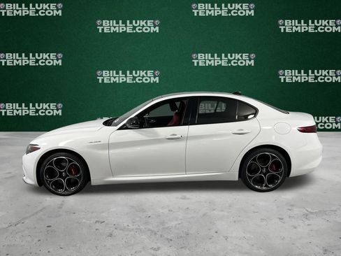 Used 2022 Alfa Romeo Giulia Veloce image 9