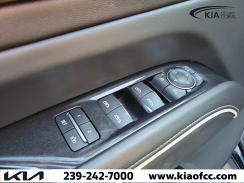Used 2021 Cadillac Escalade Luxury RWD image 24