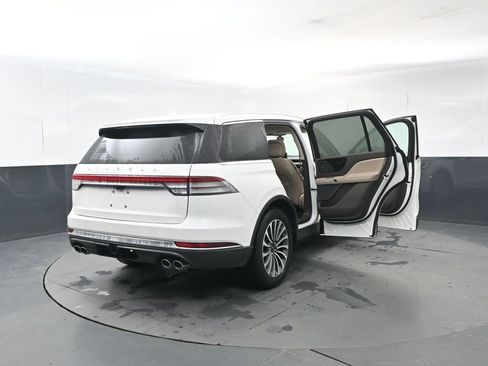 Used 2020 Lincoln Aviator Reserve w/ Elements Package Plus image 32