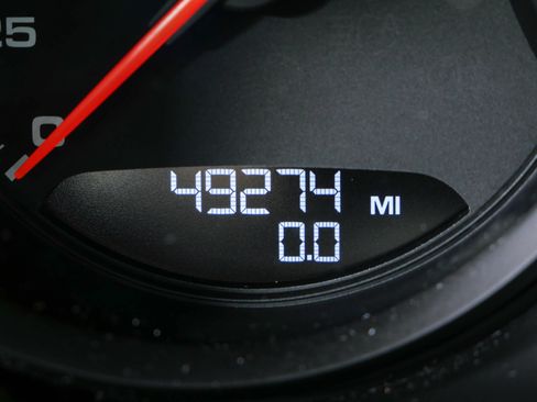 Certified 2021 Porsche Macan S AWD/4WD image 9