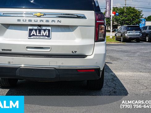 Used 2022 Chevrolet Suburban LT w/ LT Signature Package AWD/4WD image 17