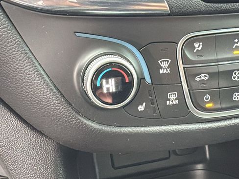 Used 2024 Chevrolet Equinox LT image 18