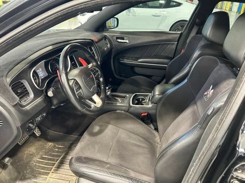 Used 2016 Dodge Charger R/T Scat Pack w/ Beats Audio Group RWD image 9