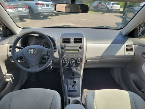 Used 2009 Toyota Corolla LE FWD image 10