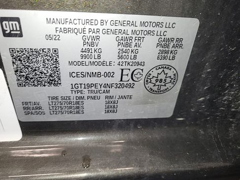 Used 2022 GMC Sierra 2500 AT4 w/ AT4 Preferred Package AWD/4WD image 17