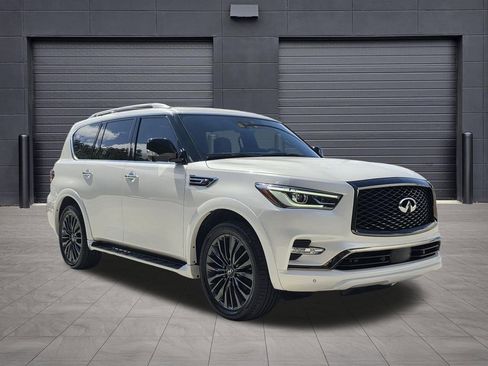 Used 2024 INFINITI QX80 Sensory AWD/4WD image 5