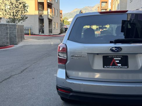 Used 2015 Subaru Forester 2.5i Premium w/ All-Weather Package AWD/4WD image 5