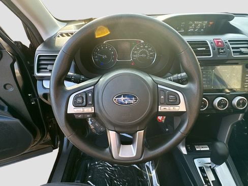 Used 2017 Subaru Forester 2.5i Premium AWD/4WD image 7