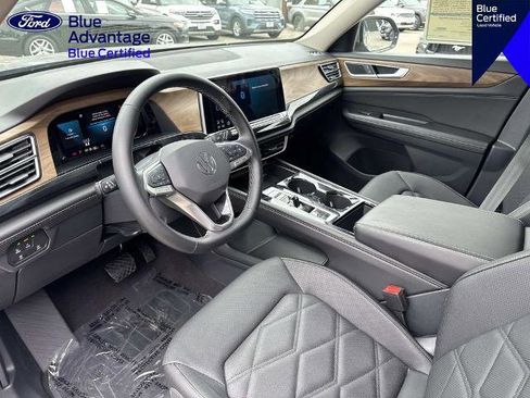 Used 2025 Volkswagen Atlas SE AWD/4WD image 19