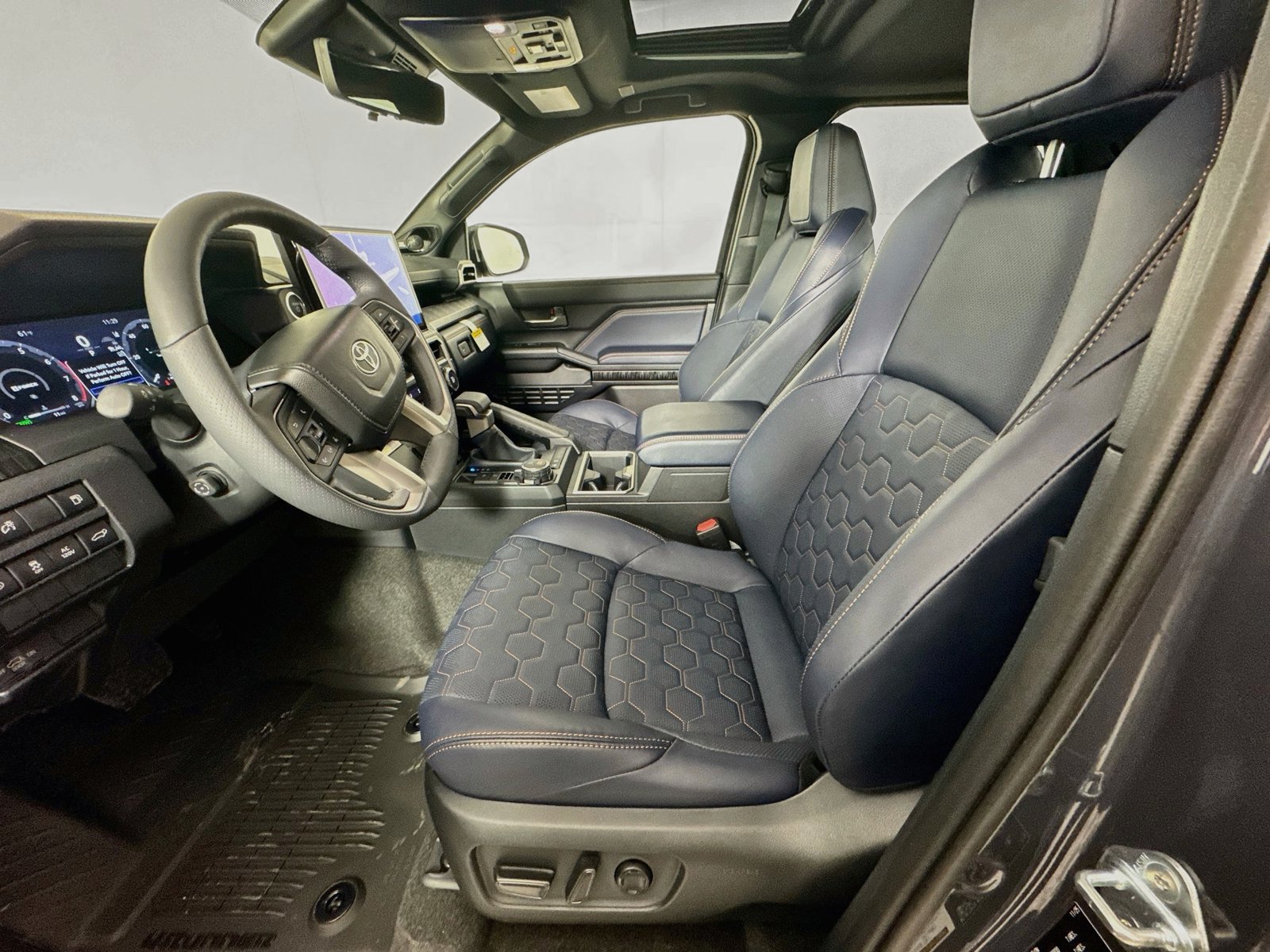 Used 2026 Toyota 4Runner Platinum AWD/4WD image 12
