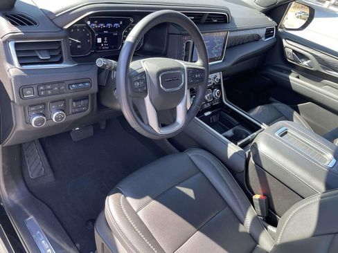 Used 2021 GMC Yukon Denali w/ Denali Ultimate Package image 18