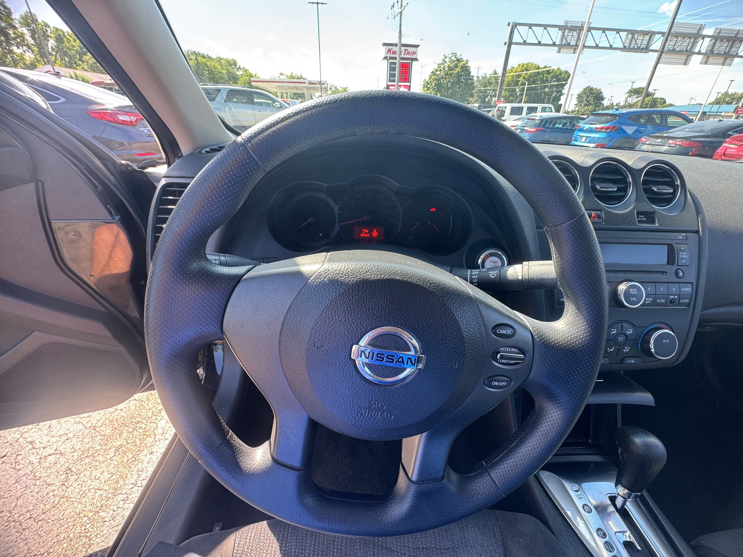 Used 2011 Nissan Altima 2.5 S FWD image 7